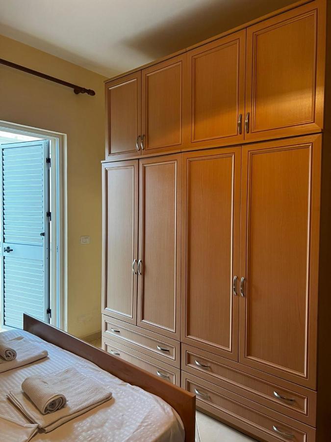 City Center Apartment Saranda Exteriör bild